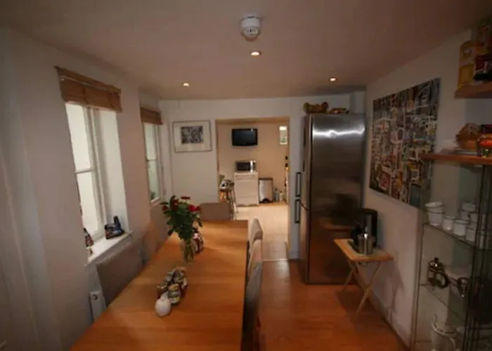 69Thegrove Bed & Breakfast London